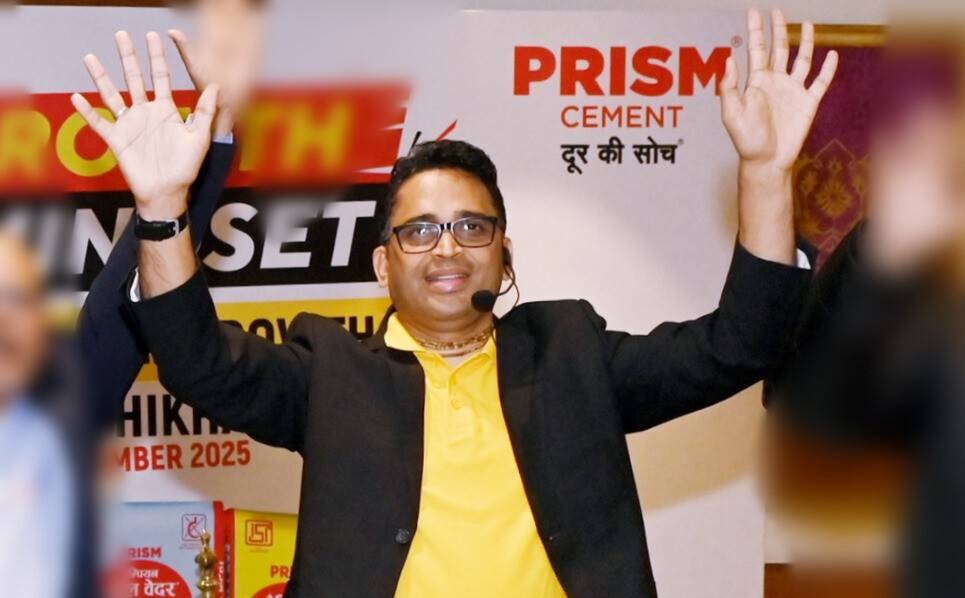 Anand Munshi as a guest speakers at a corporate event in Khajuraho Anand Munshi as a guest speakers at a corporate event in Khajuraho