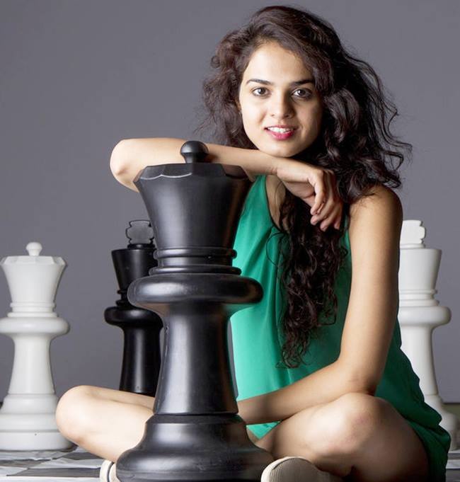 Book Tania Sachdev