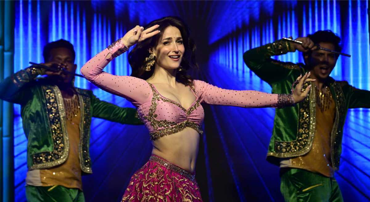 Hire Elli Avram Composer