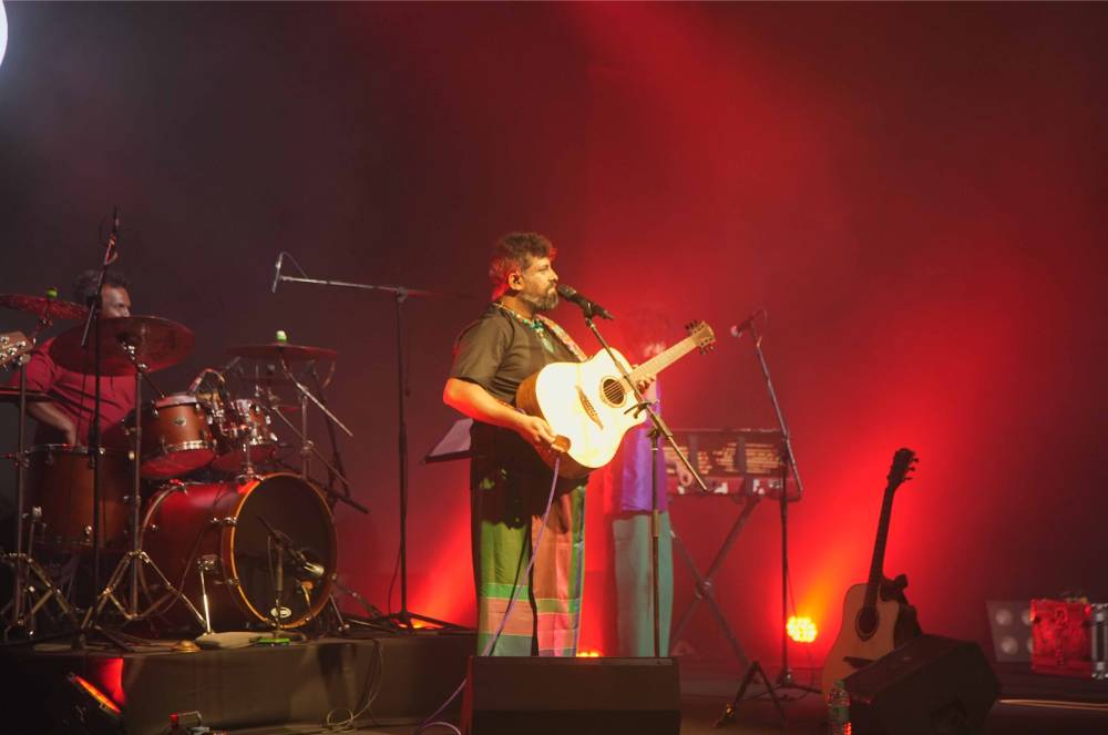 Book Raghu Dixit Composer
