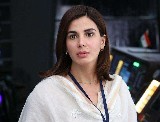 Book a Celebrity Kirti Kulhari for Party