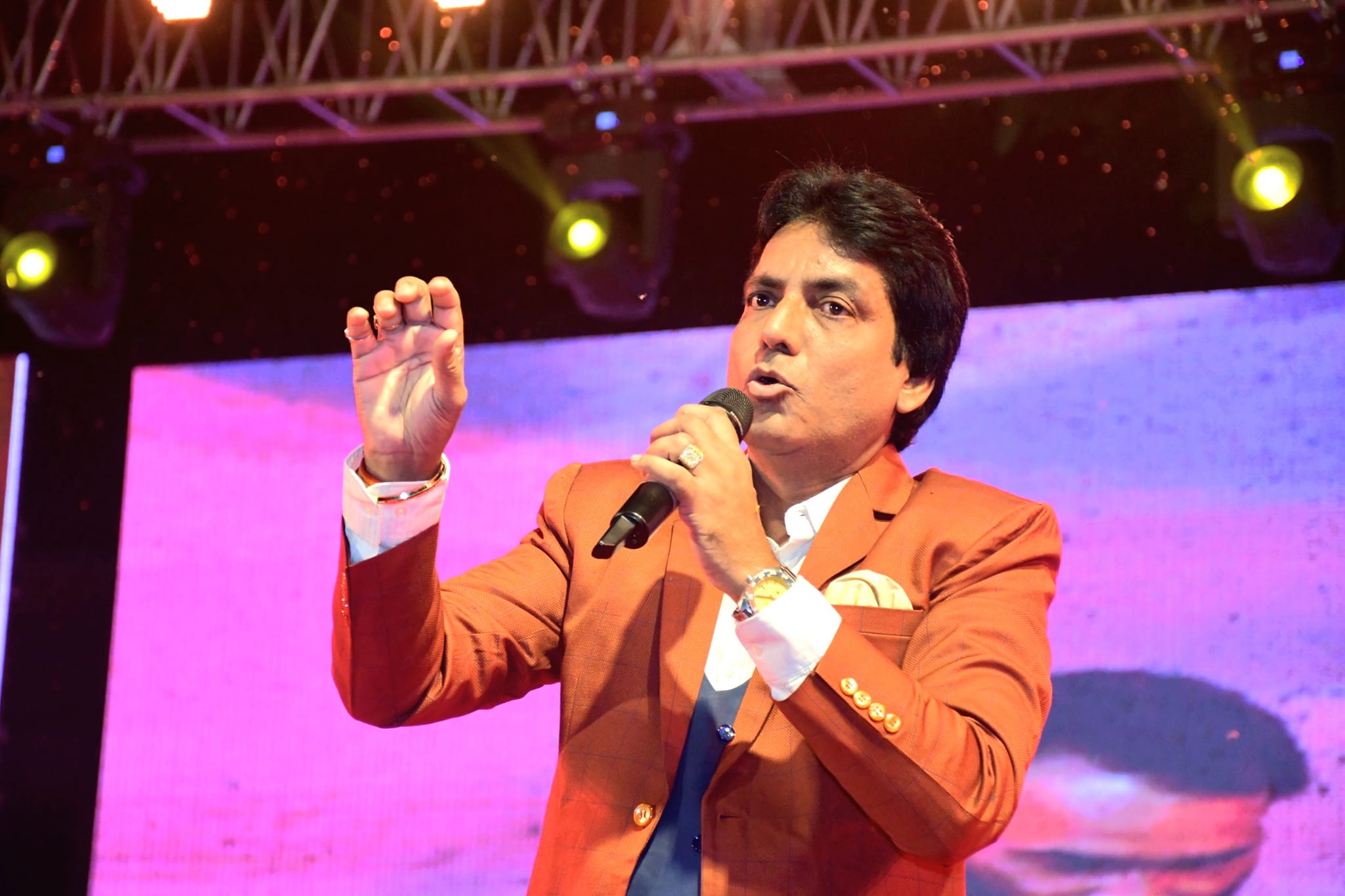 Dipoo Srivastava Stand-up Comedians for events