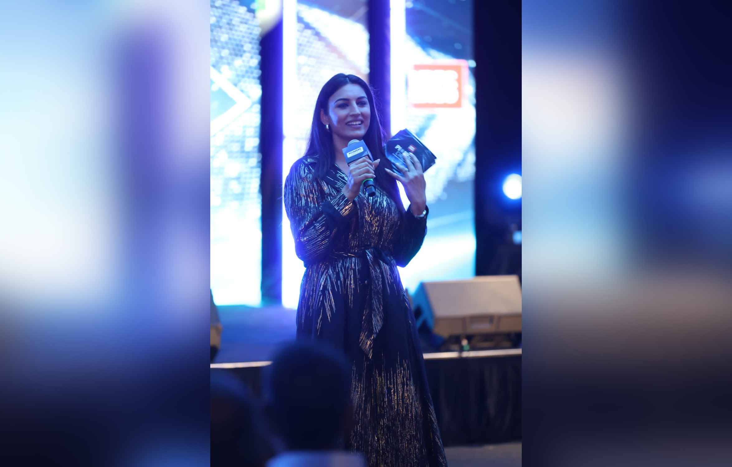 Local Hindi-speaking Emcee hosting a corporate event in Sydney Local Hindi-speaking Emcee hosting a corporate event in Sydney